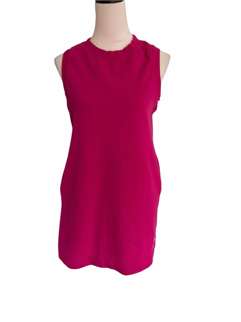 Nike Women’s Medium Sleeveless Fuchsia Shift Dress Sweatshirt Pockets